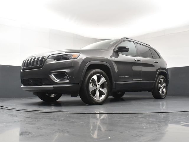 Used 2022 Gray Jeep Limited image 21