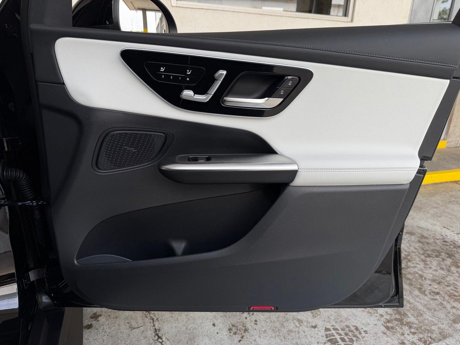 New 2026 Black Mercedes-Benz GLC 300 image 18