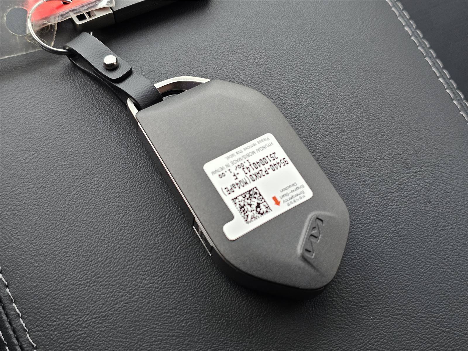 New 2026 Ivory Silver Kia S image 31