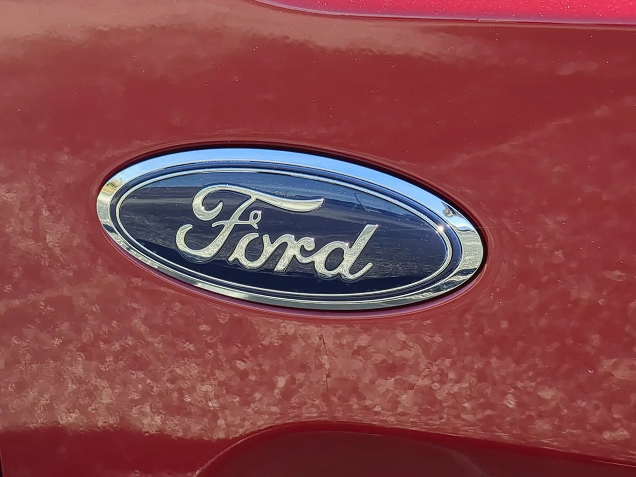 New 2025 Ruby Red Metallic Tinted Clearcoat Ford Outer Banks® image 10