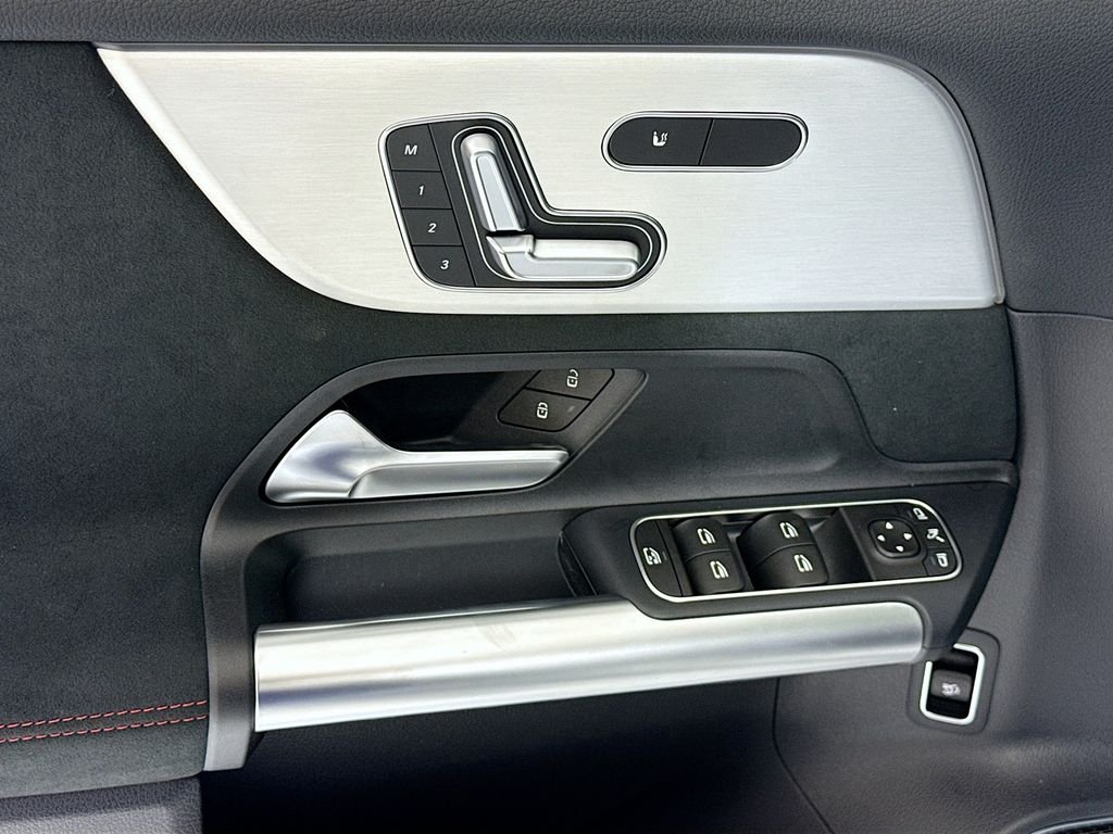 New 2026 MANUFAKTUR Alpine Gray Mercedes-Benz GLA 35 AMG® image 24