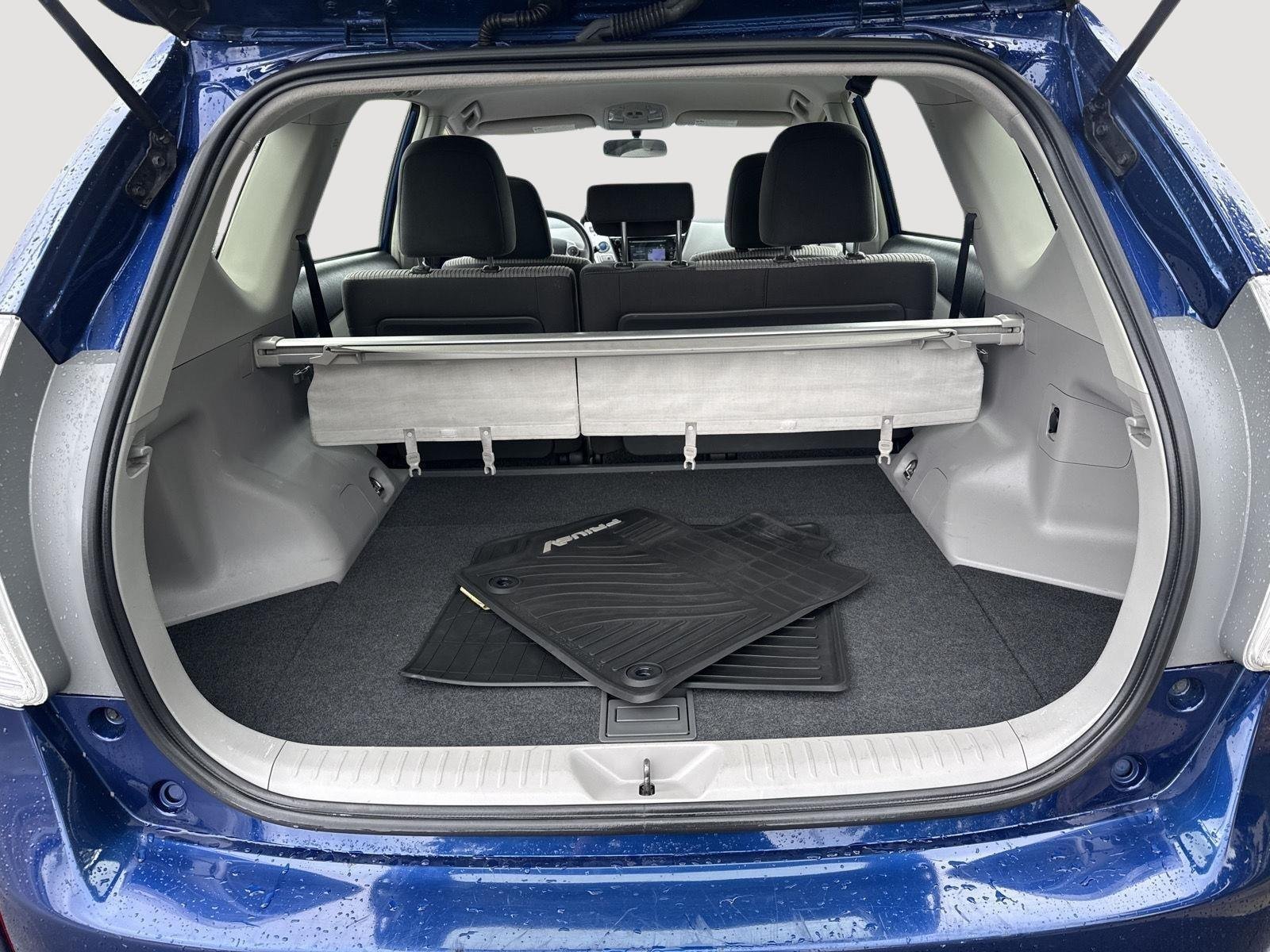 Used 2016 Blue Ribbon Metallic Toyota Three image 6