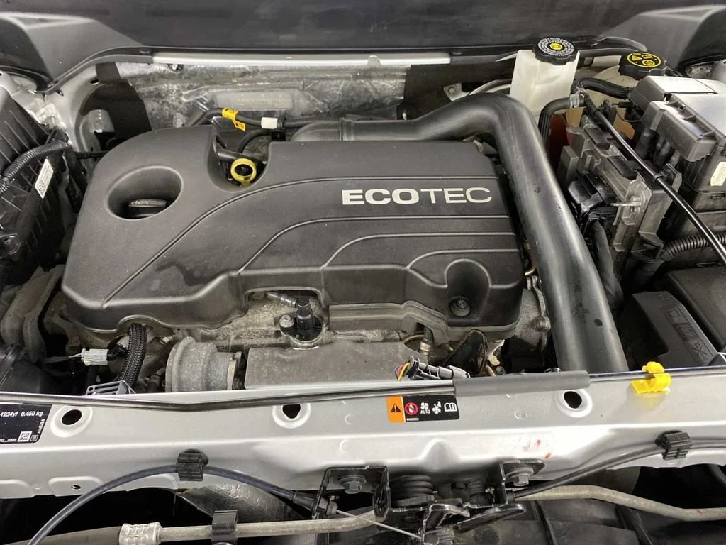Used 2022 Silver GMC SLT image 32