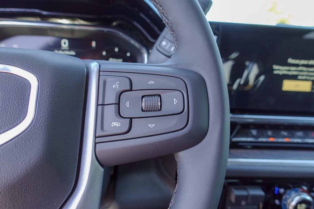 Used 2025 Onyx Black GMC SLT image 21