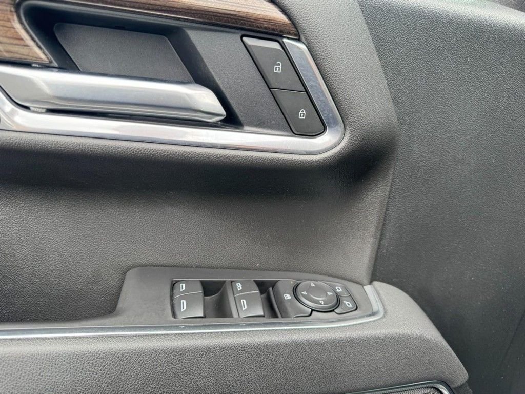 Used 2025 Black Chevrolet LT image 15