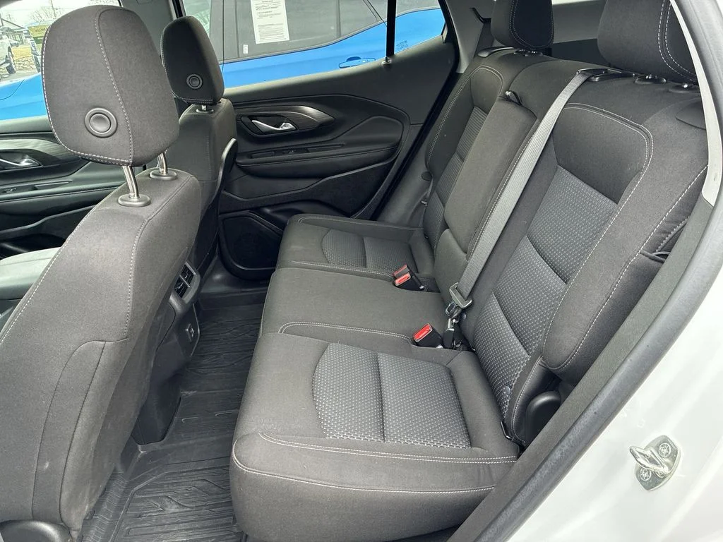 Used 2024 White GMC SLE image 20
