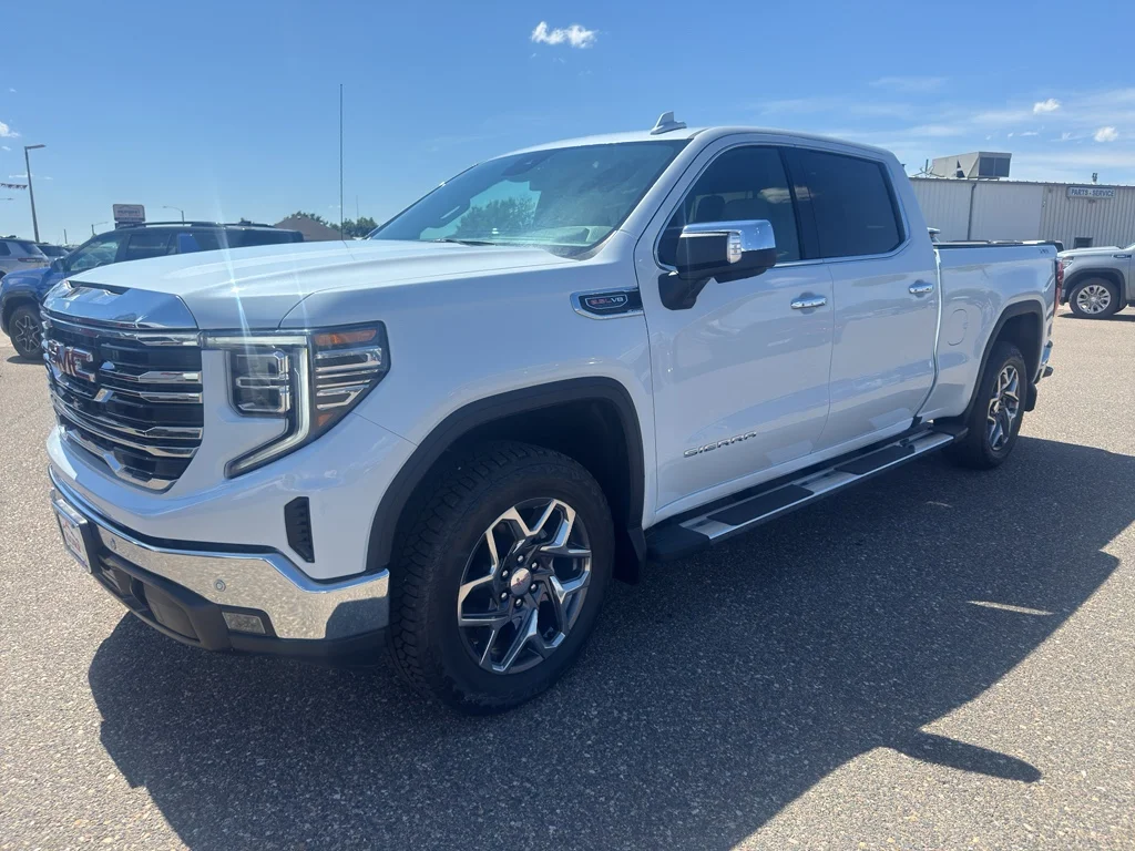 New 2026 Glacier White Tricoat GMC SLT image 2
