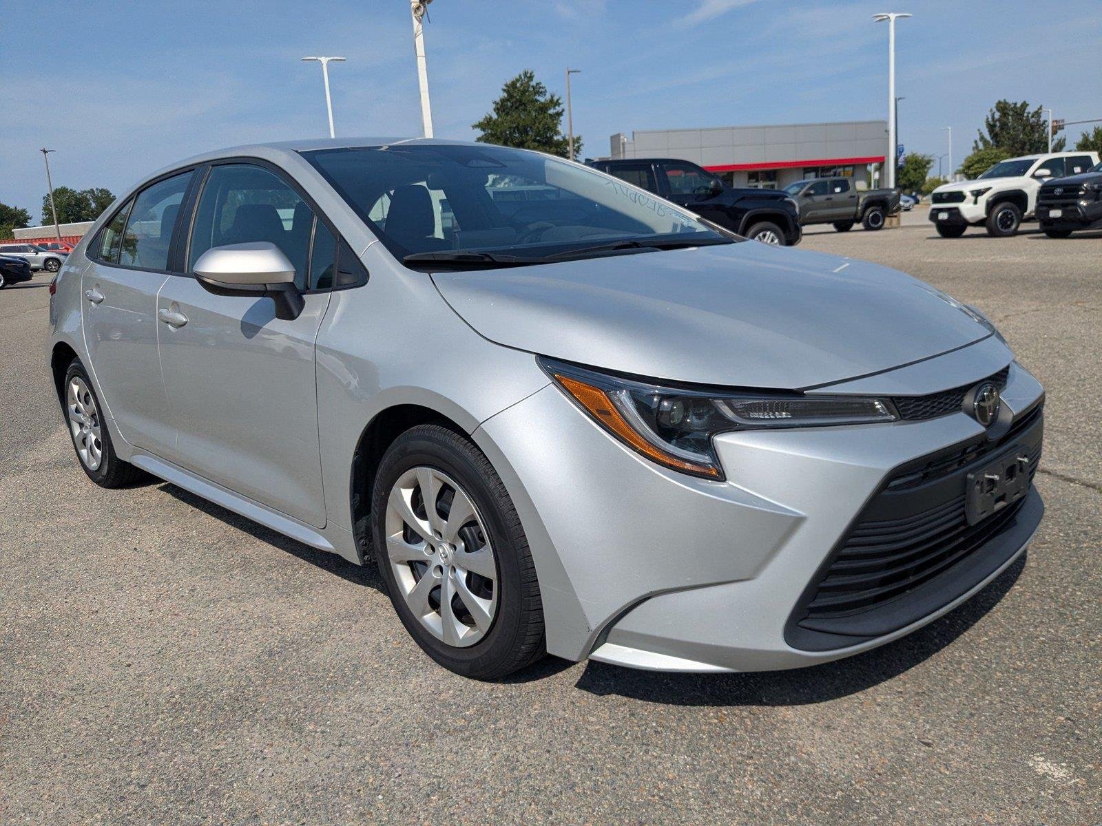 Used 2024  Toyota LE image 2