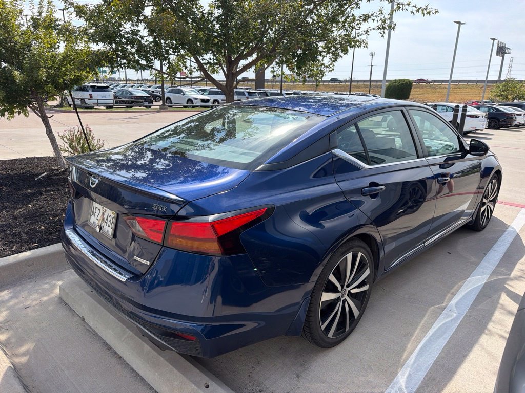 Used 2021 Blue Nissan 2.0 SR image 8