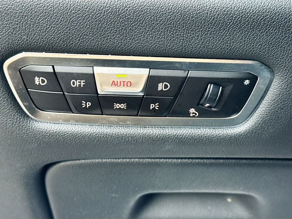 Used 2021 Black BMW M50i image 37