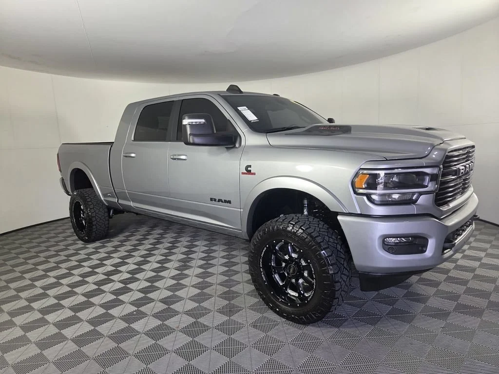 Used 2024 Billet Silver Metallic Clearcoat Ram Laramie image 2