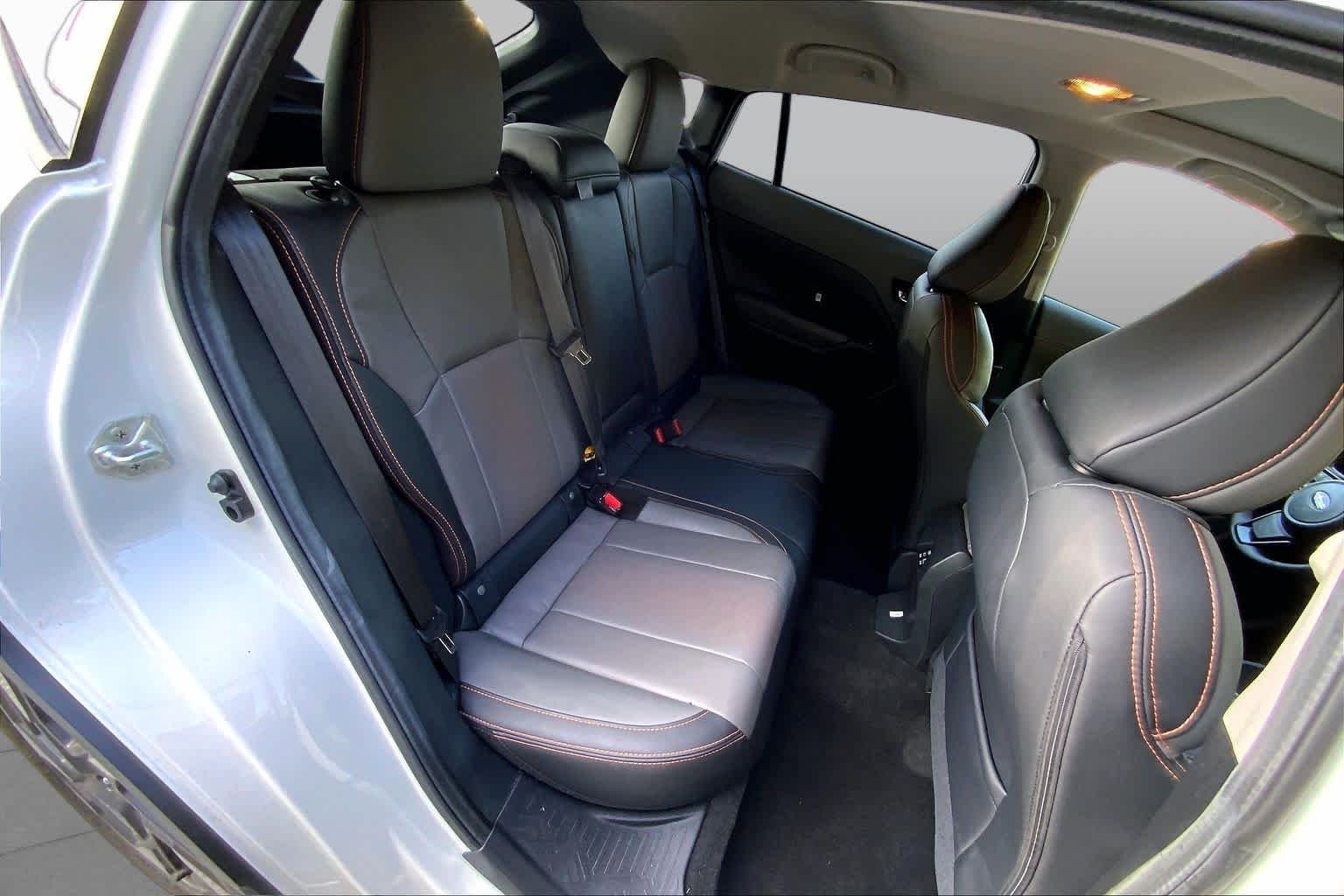 Used 2025 Crystal White Pearl Subaru Limited image 17