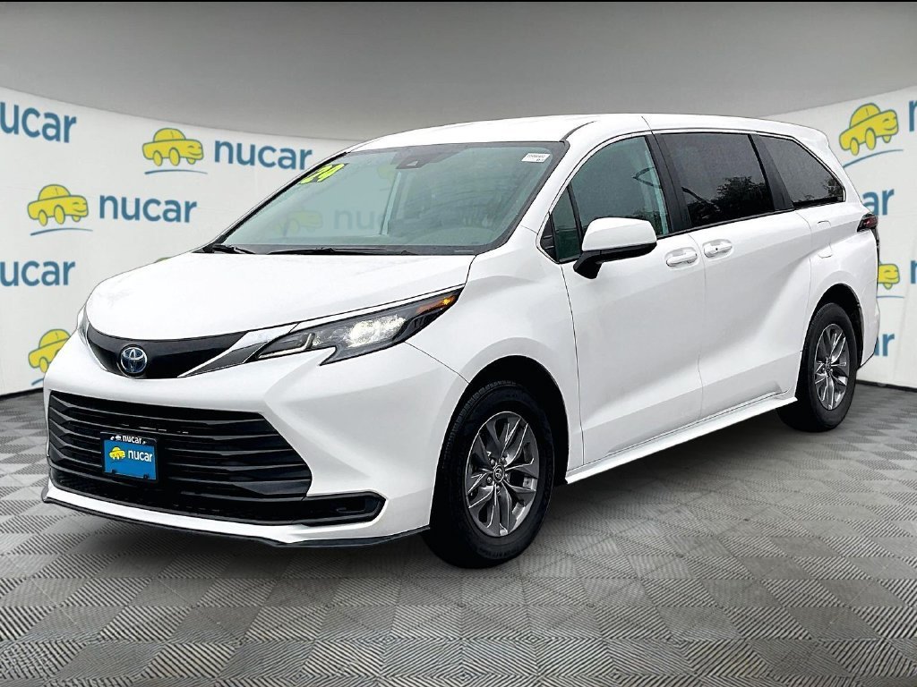 Used 2024 Ice Toyota LE image 3