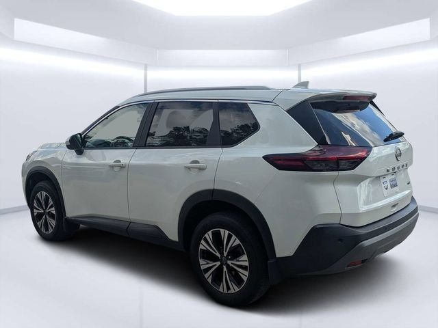 Used 2023 White Nissan SV image 5