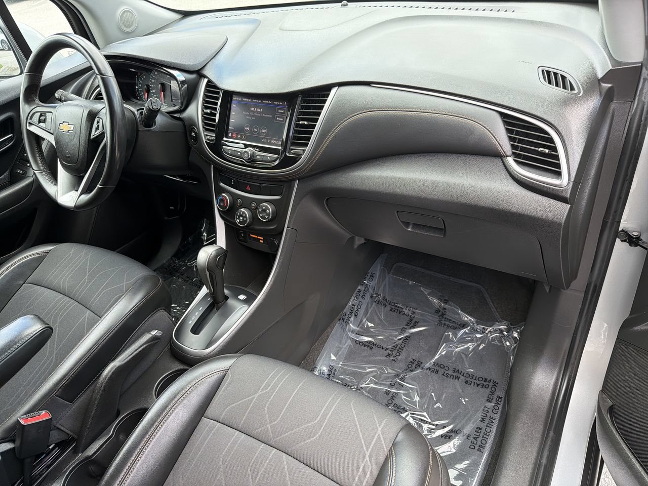 Used 2022 Silver Ice Metallic Chevrolet LT image 11