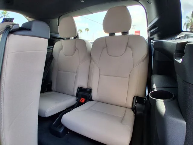 New 2026 Aurora Silver Volvo Plus image 18
