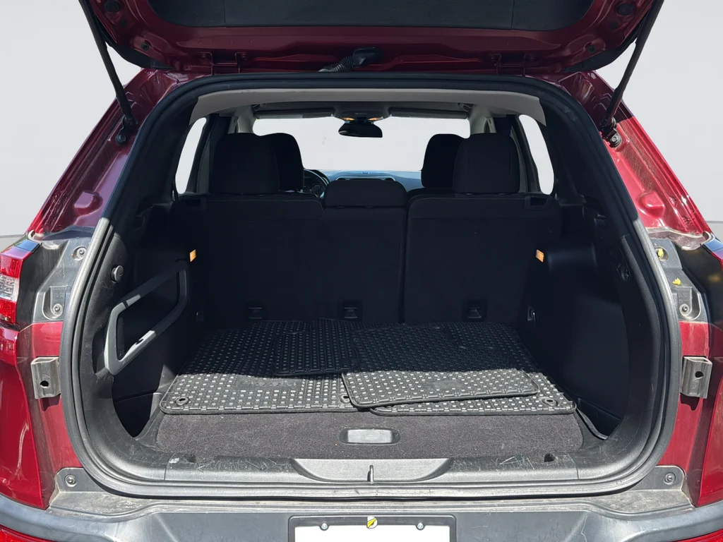 Used 2017 Red Jeep Latitude image 46