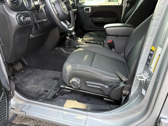Used 2021 Silver Jeep Unlimited Sport Altitude image 9