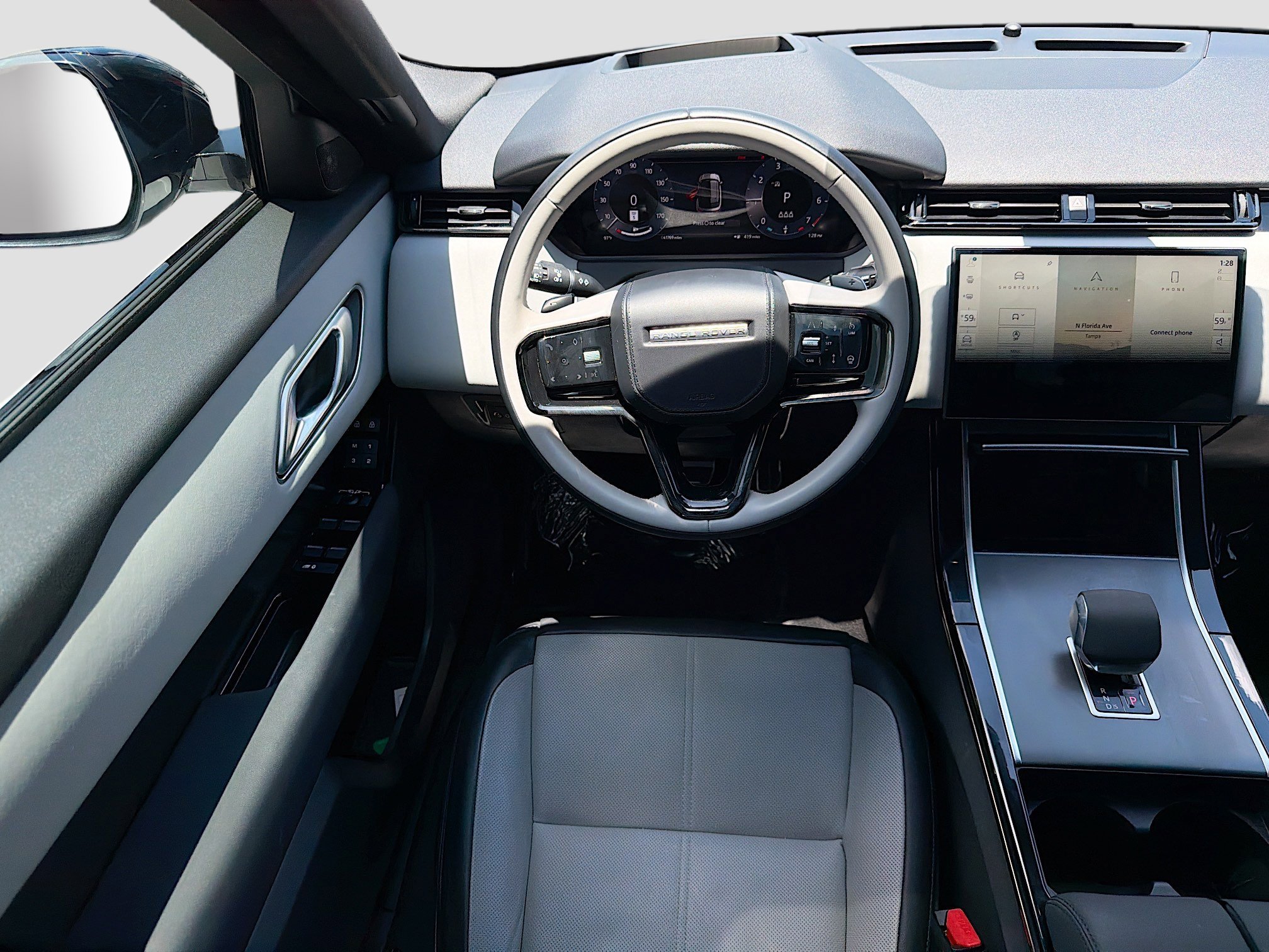 Certified Used 2024 Fuji White Land Rover Dynamic SE image 16