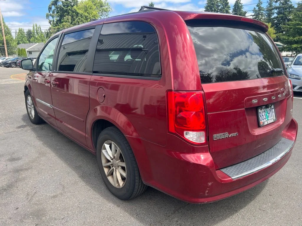 Used 2014 Red Dodge SXT image 5