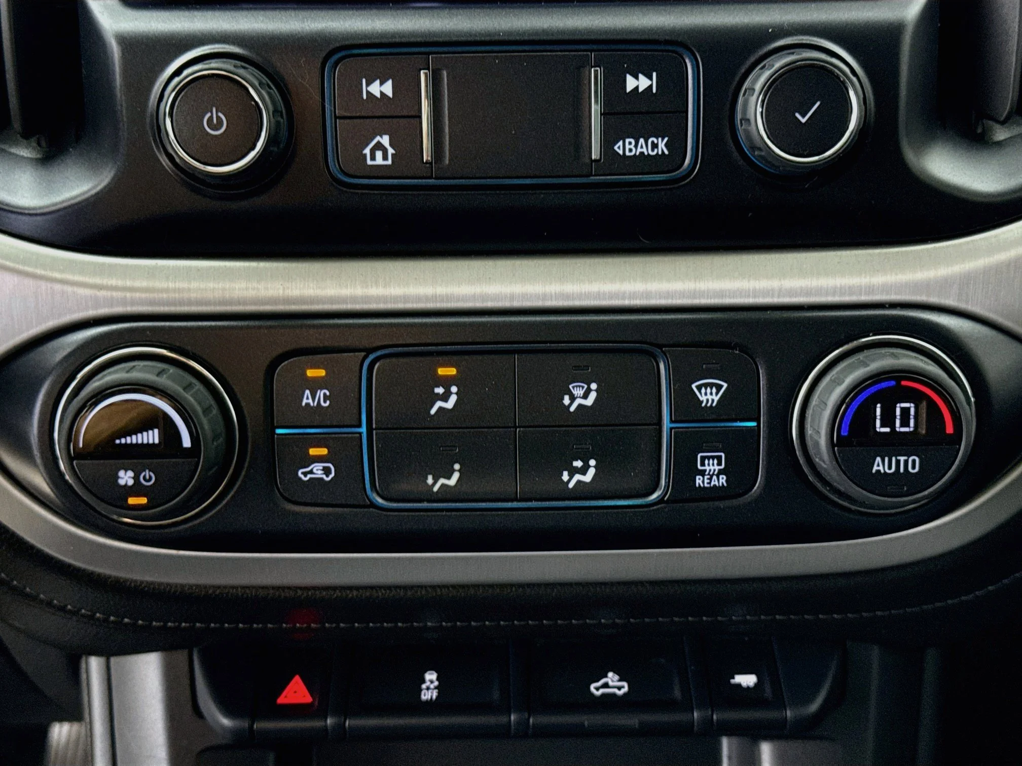 Used 2022 Dynamic Blue Metallic GMC Elevation image 17