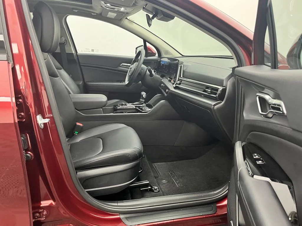 Used 2023 Red Kia SX image 34