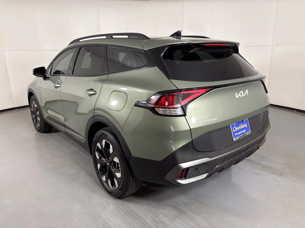 Used 2023 Green Kia X-Line image 6
