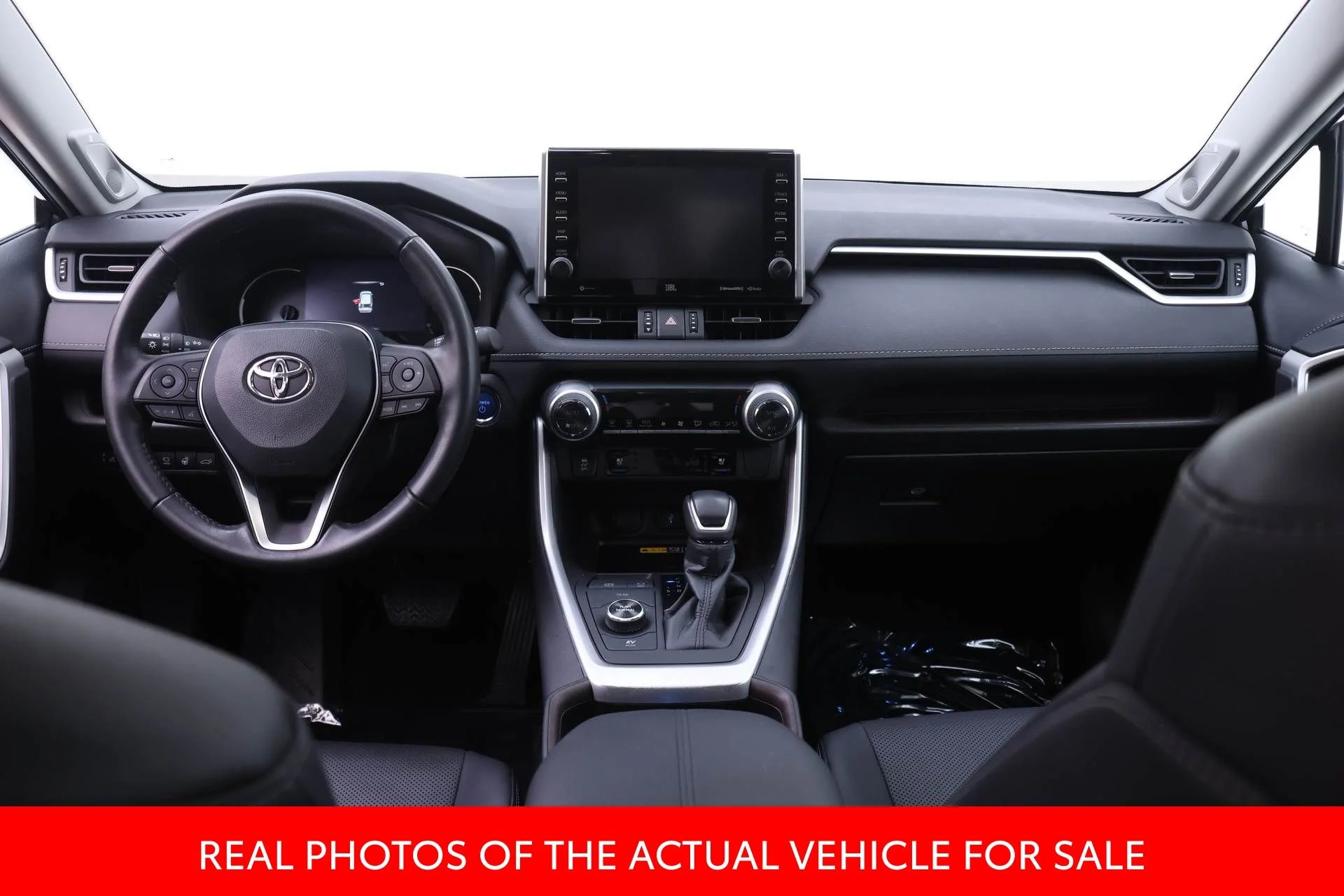 Used 2022  Toyota Limited image 5