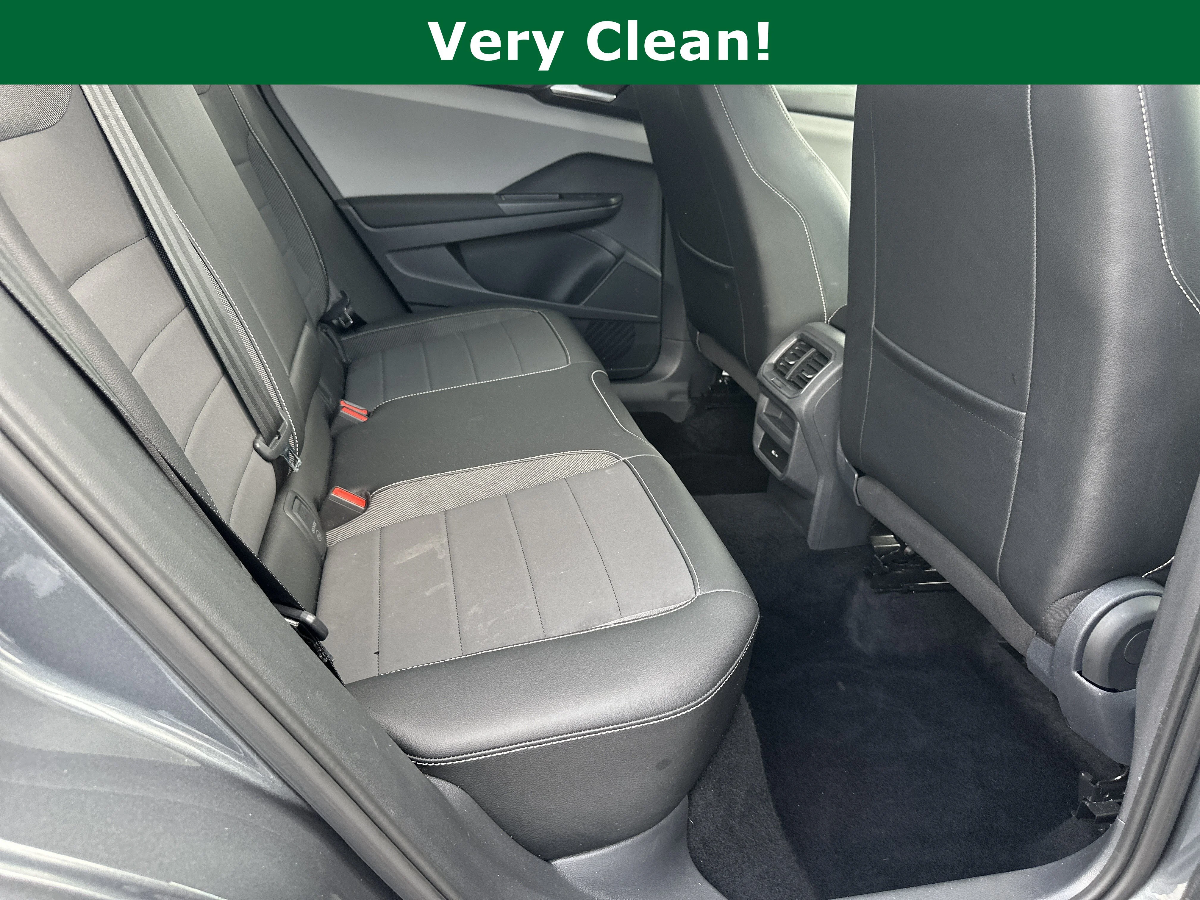 Used 2022 Platinum Gray Metallic Volkswagen SE image 17