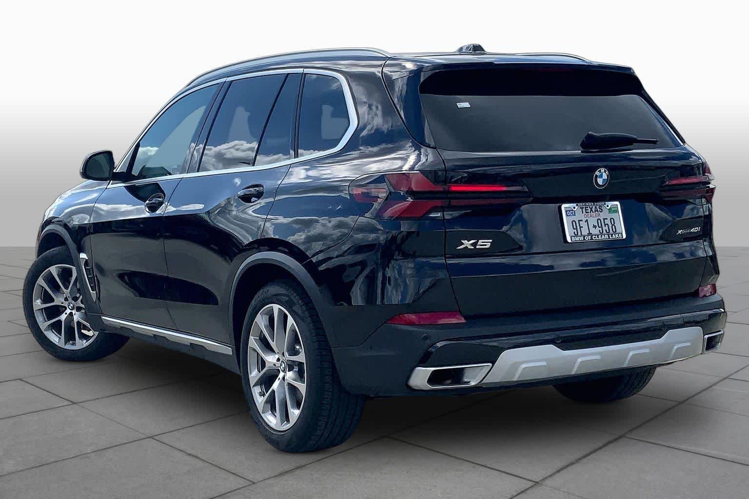 Used 2026 Black Sapphire Metallic BMW xDrive40i image 11