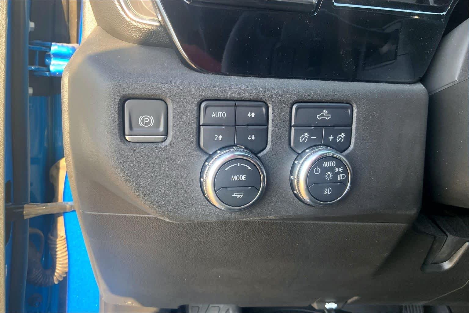 Certified Used 2024 Dynamic Blue Metallic GMC Elevation image 32