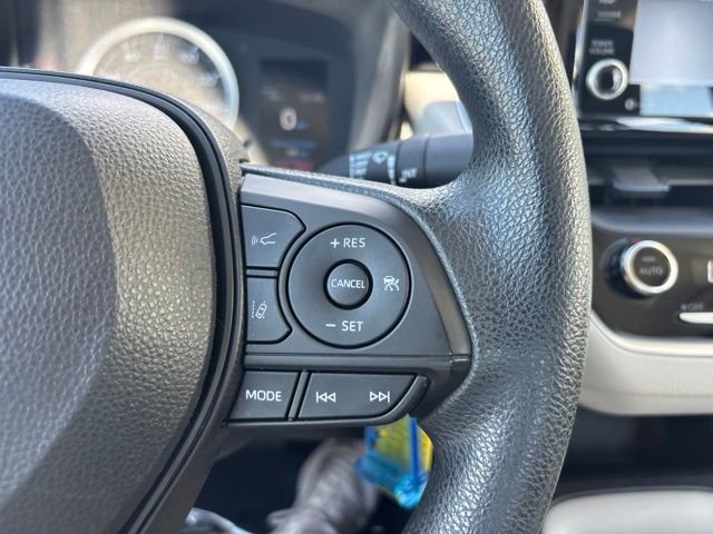 Used 2022 Silver Toyota LE image 19