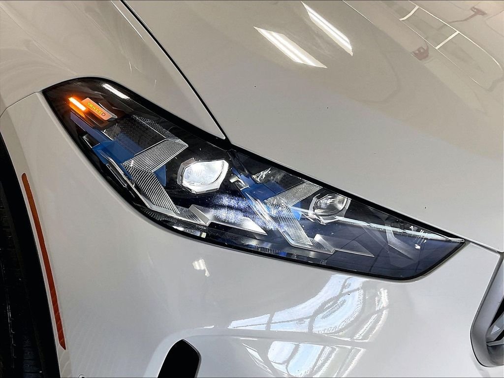 Used 2026 White BMW xDrive40i image 33