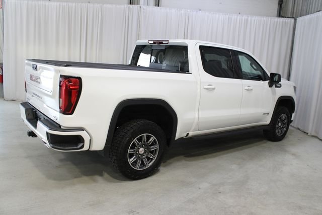 Used 2024 White GMC AT4 image 31