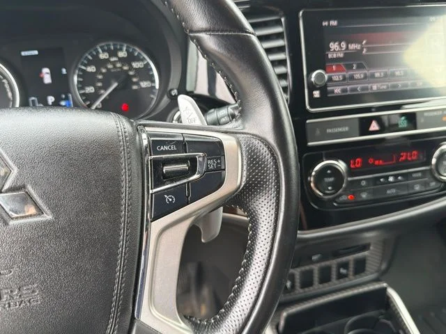 Used 2019 Red Mitsubishi SEL image 27