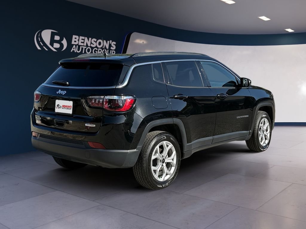 Used 2025 Black Jeep Latitude image 4