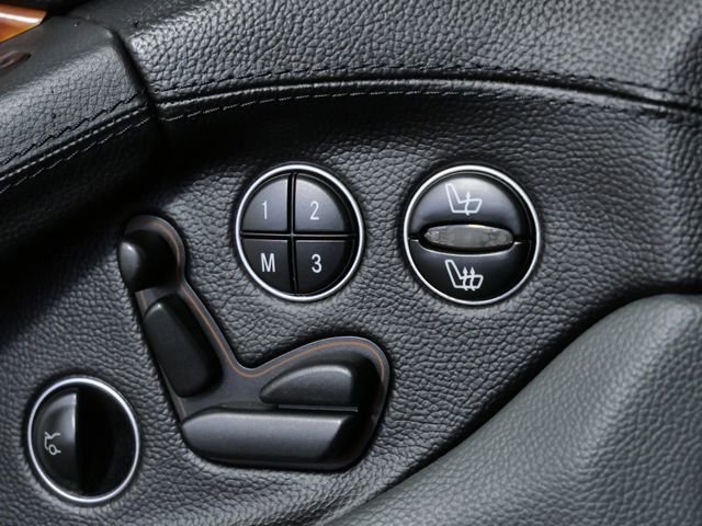 Used 2005  Mercedes-Benz SL 500 image 24