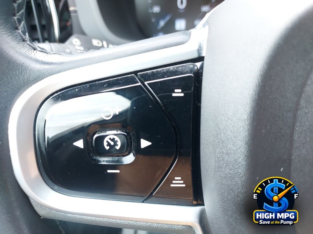 Used 2021 Blue Volvo T5 Inscription image 23