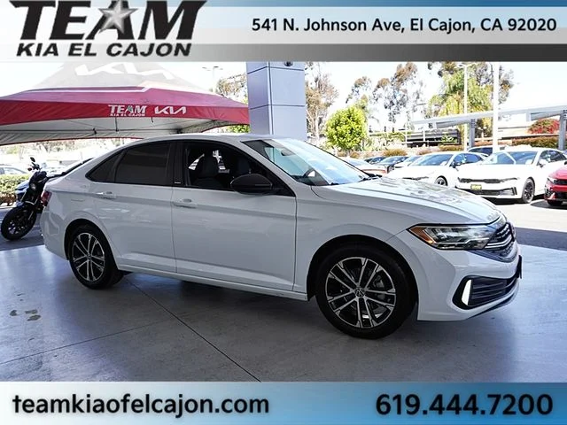 Used 2024 White Volkswagen 1.5T Sport image 9