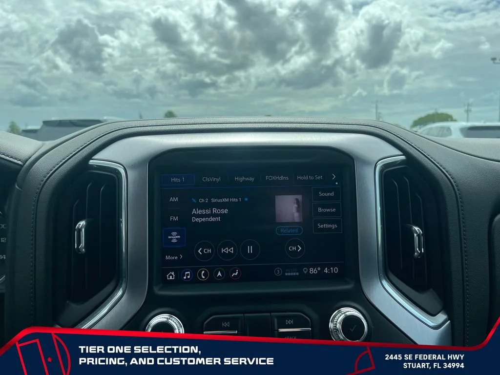 Used 2020 ONYX BLACK GMC SLT image 24