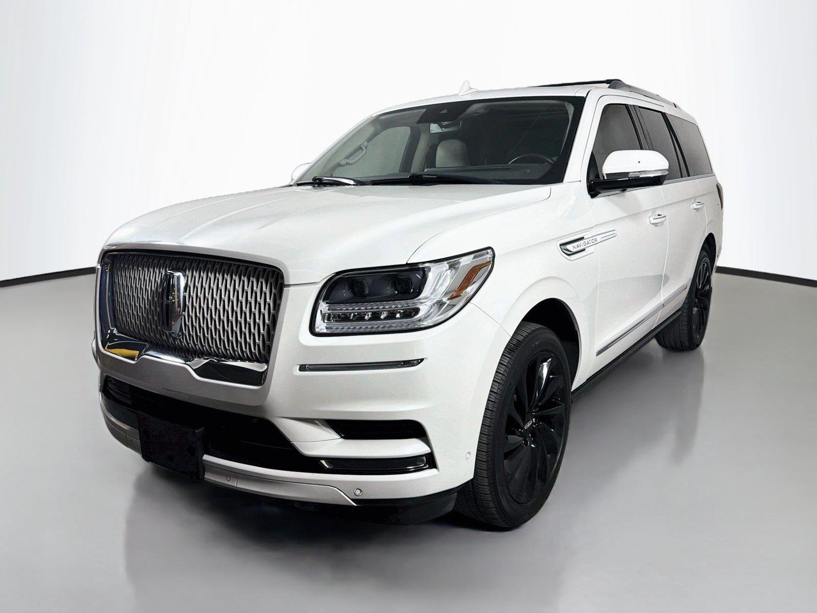 Used 2020 Pristine White Lincoln Reserve image 1