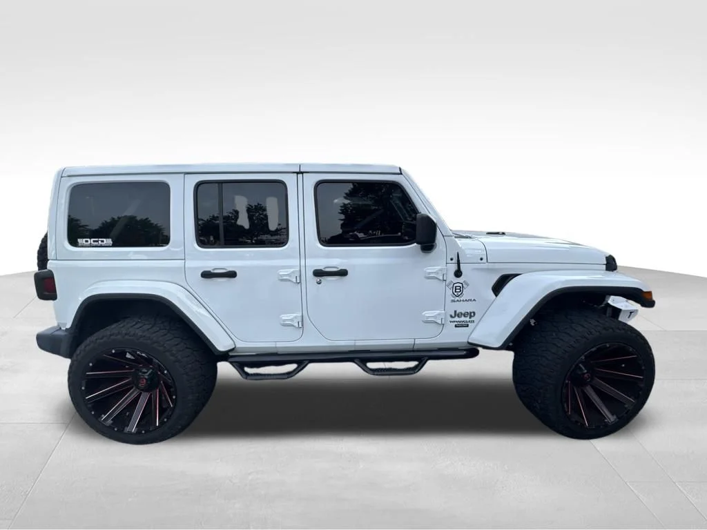 Used 2020 White/off-white Jeep Unlimited Sahara image 10