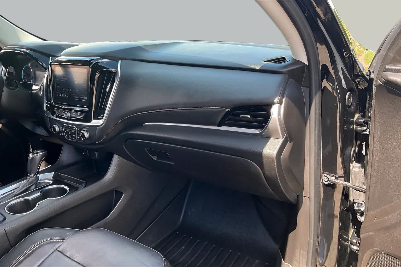 Used 2020 Mosaic Black Metallic Chevrolet LT Leather image 18