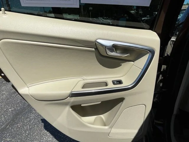 Used 2015 Brown Volvo T6 Premier Plus image 22