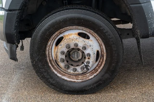 Used 2018 White Ford XL image 10