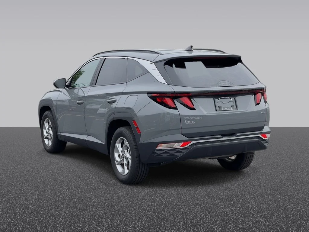 Used 2025 Gray Nissan SV image 3