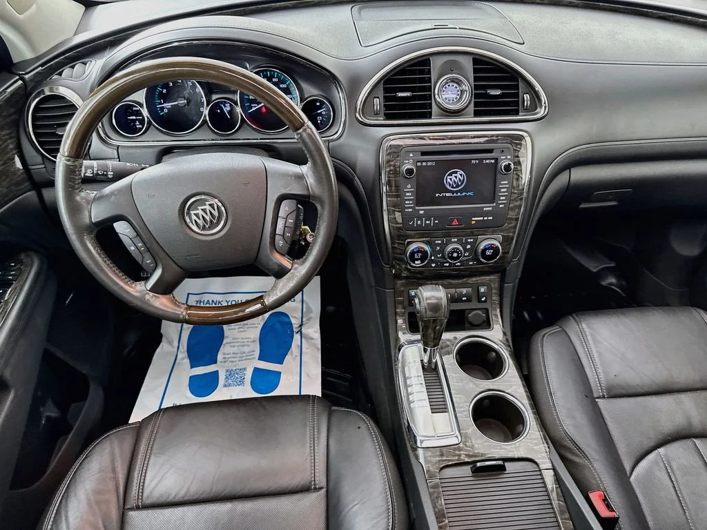 Used 2013 White Diamond Clearcoat Buick Premium Group image 28