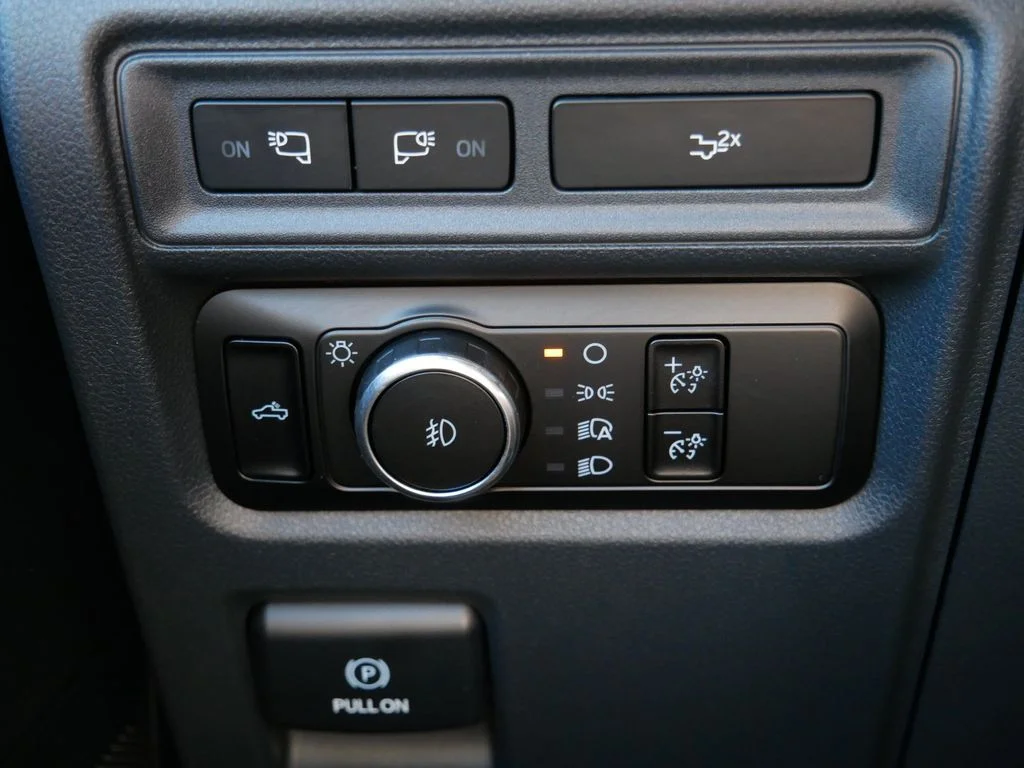 Used 2024 Gray Ford XLT image 25