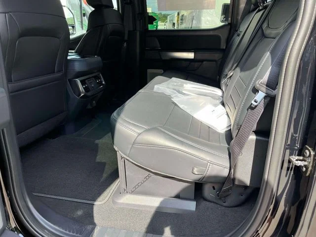 New 2027 Agate Black Metallic Ford F-350® Platinum® image 17