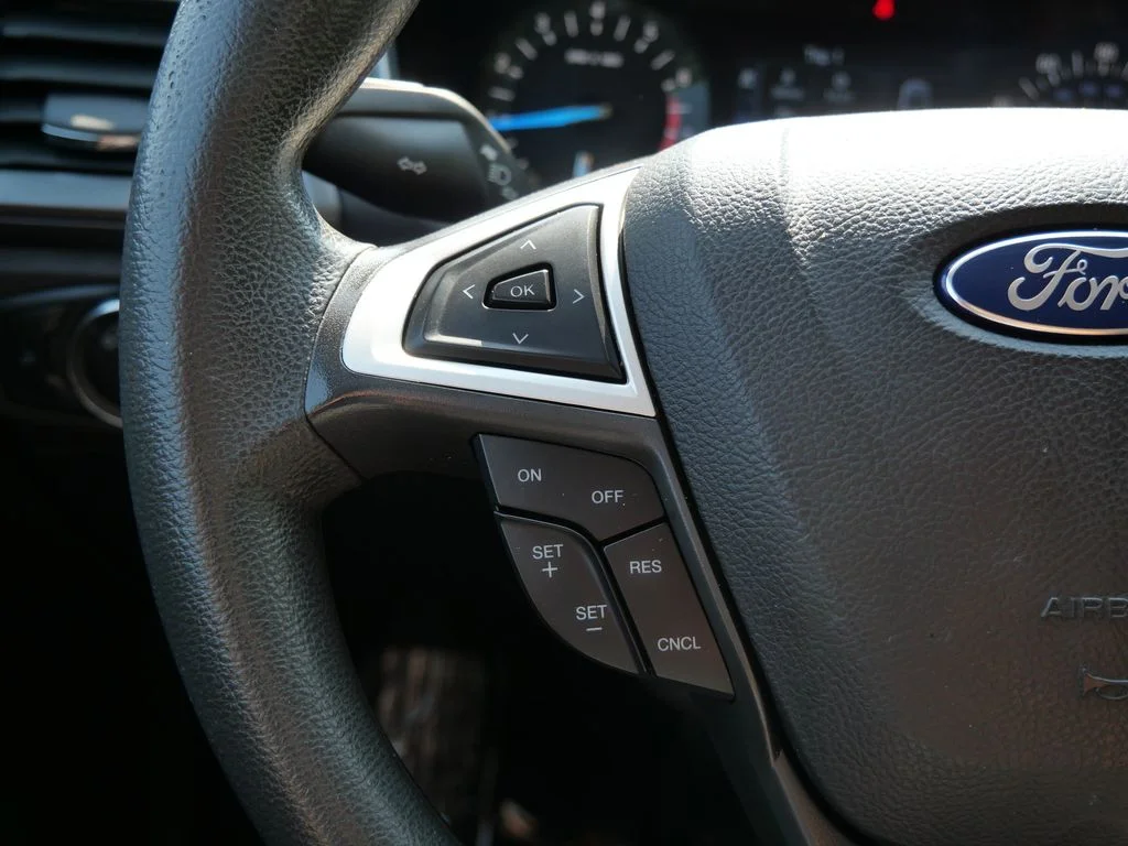 Certified Used 2015 Red Ford SE image 18